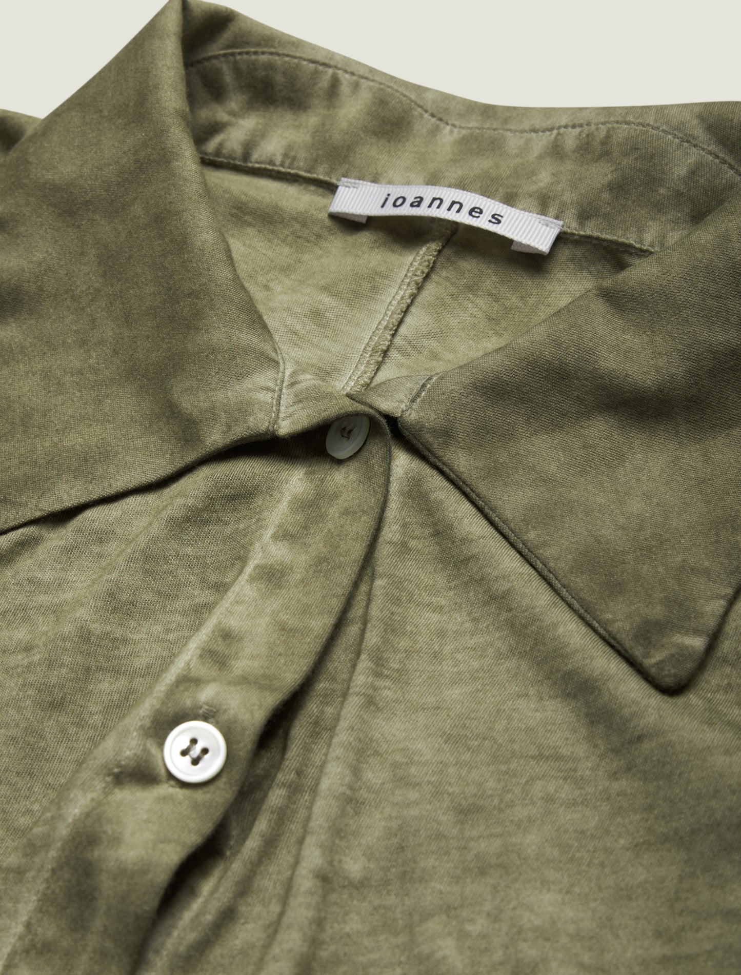 BUTTON UP SHIRT