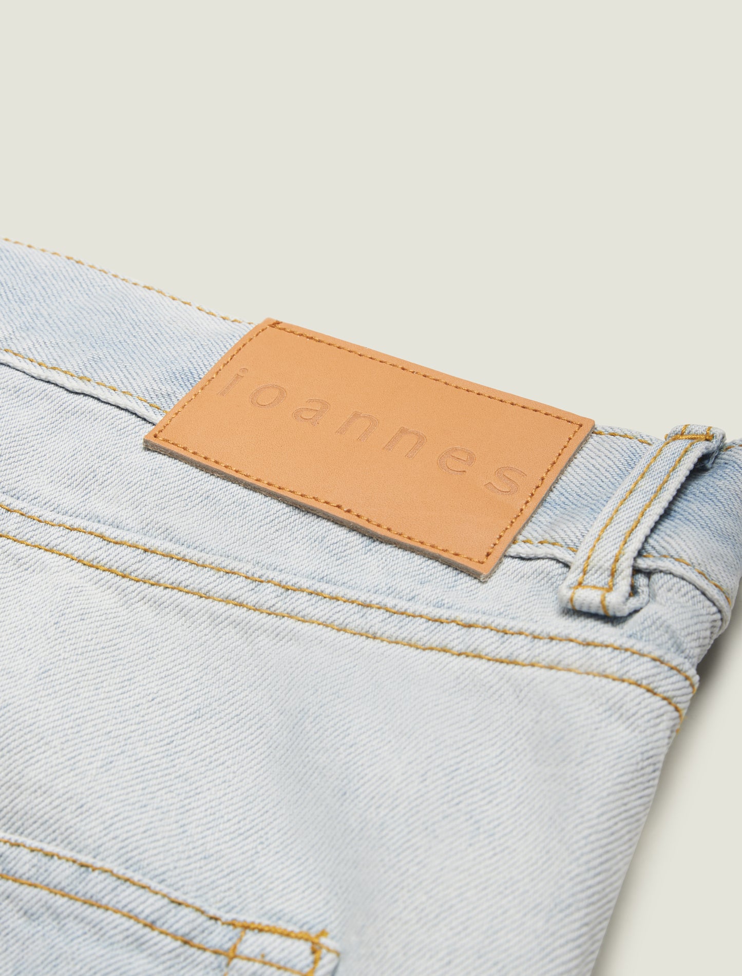 REGULAR FIT JEANS