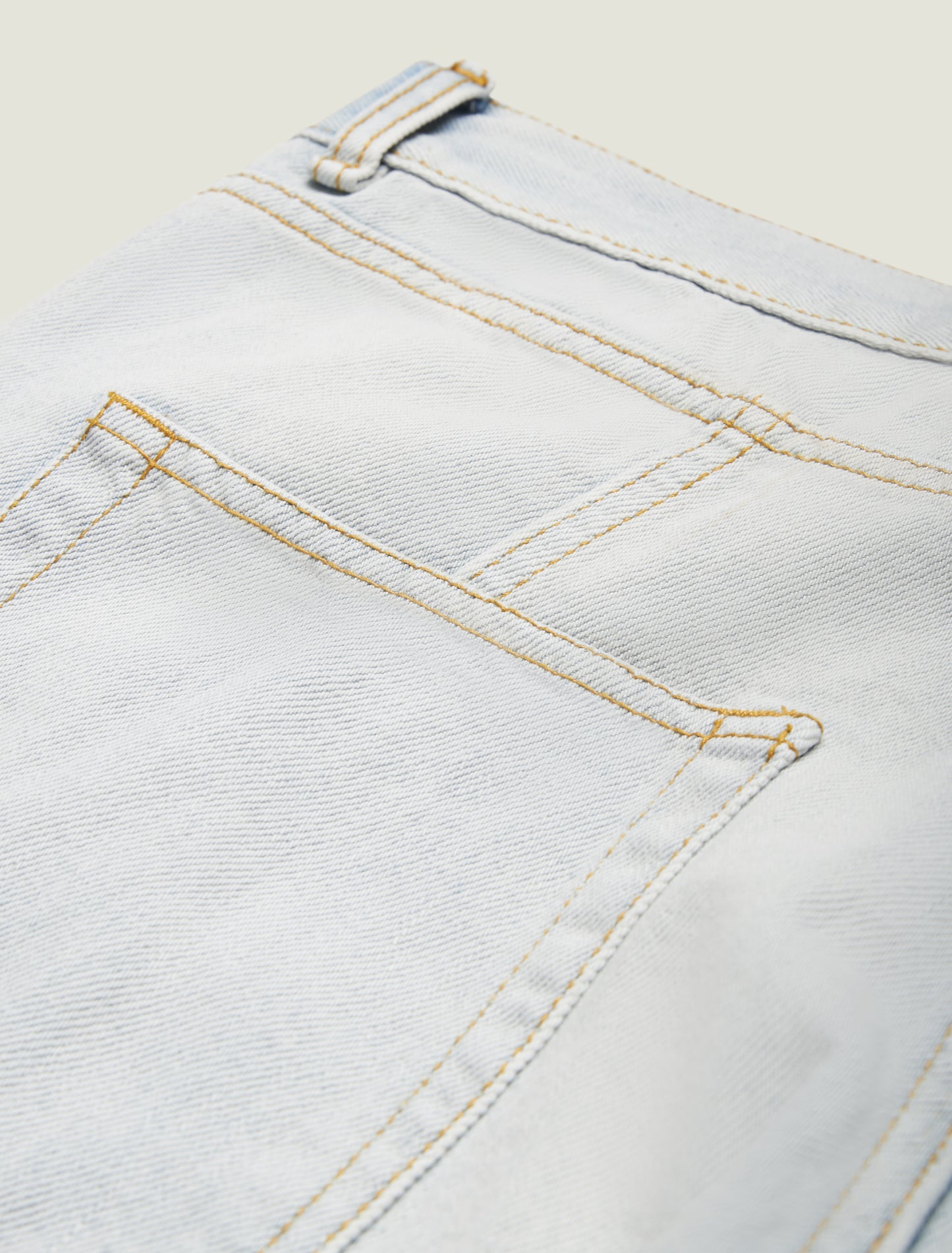 REGULAR FIT JEANS