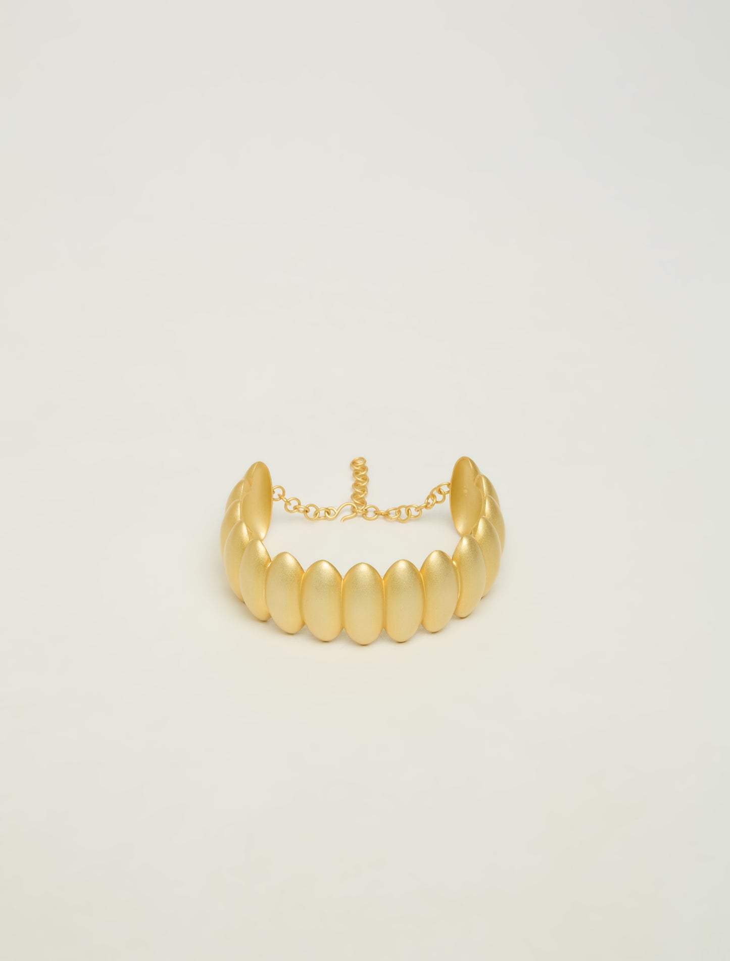 GOLDEN CHOKER