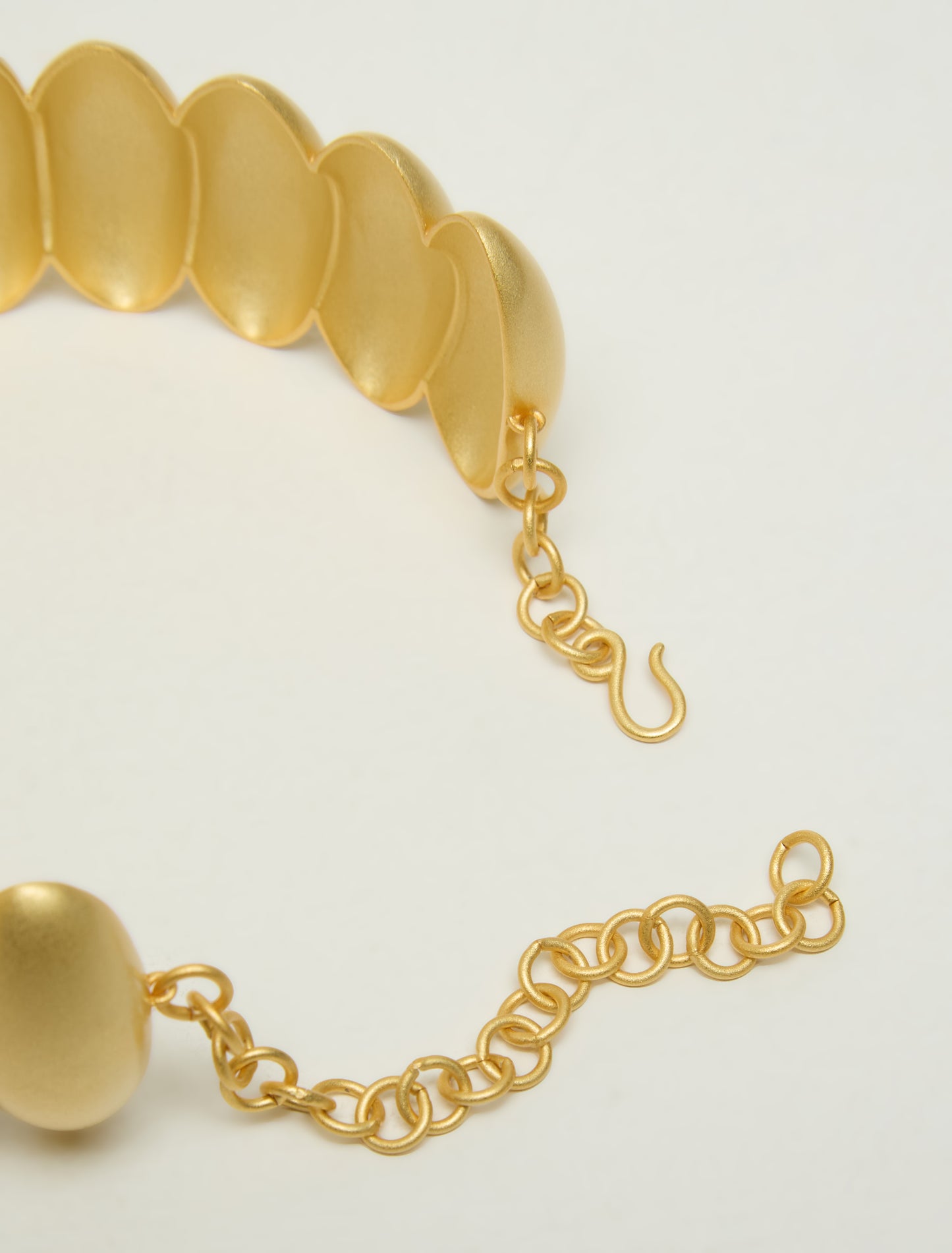 GOLDEN CHOKER