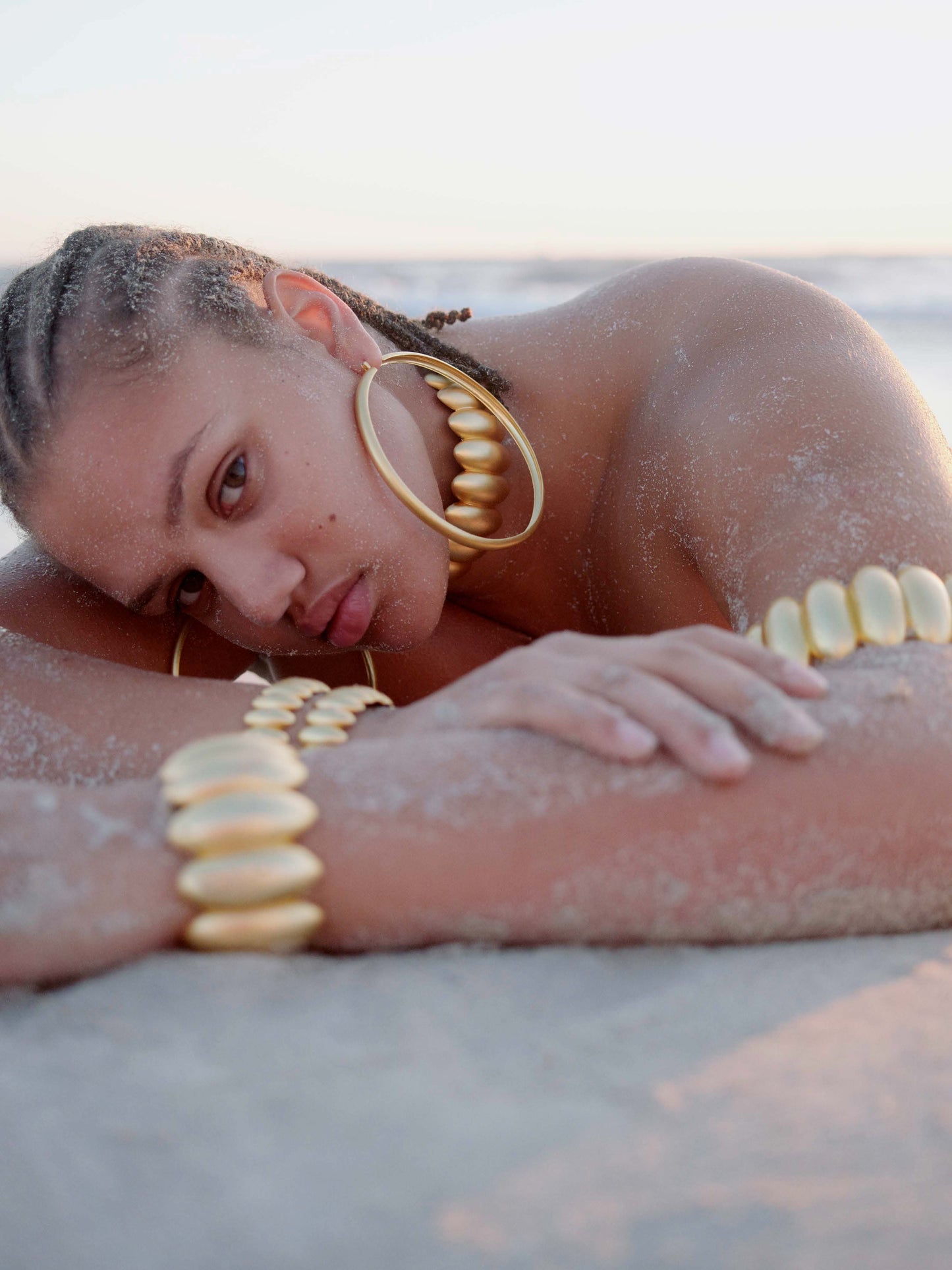 GOLDEN HOOPS